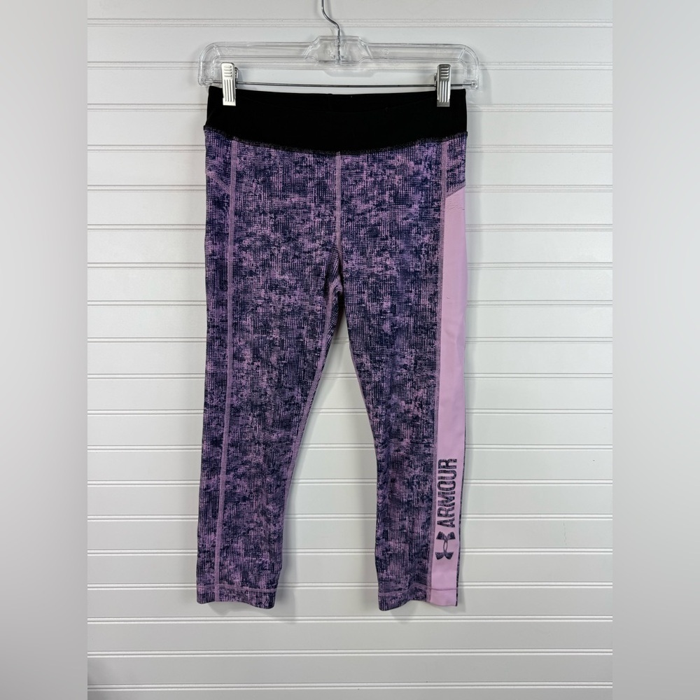 Under Armour women’s black & purple crop compression workout leggings. Size S